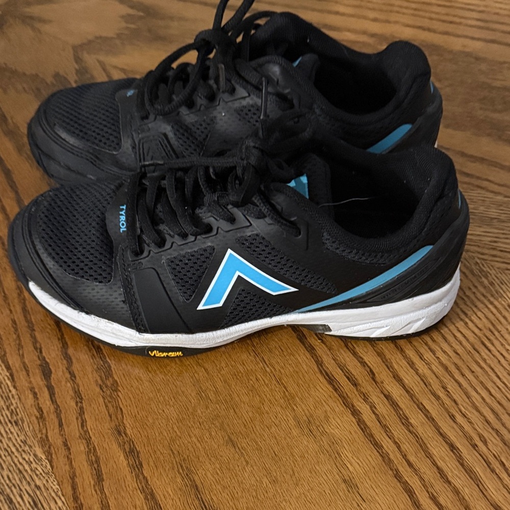 Tyrol Women’s Pickleball shoes striker pro v - women’s 6.5 (euro 37.5)